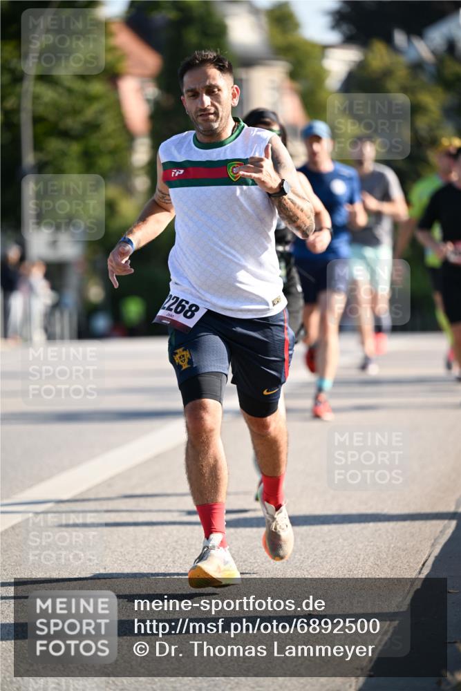 01.09.2024 - BARMER Alsterlauf Dr. Thomas Lammeyer http://msf.ph/oto/6892500 01.09.2024 09:24:58 Laufen 268 meine-sportfotos.de