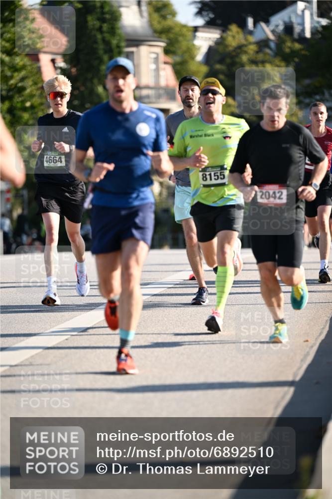 01.09.2024 - BARMER Alsterlauf Dr. Thomas Lammeyer http://msf.ph/oto/6892510 01.09.2024 09:24:59 Laufen 4664, 8155, 2042 meine-sportfotos.de