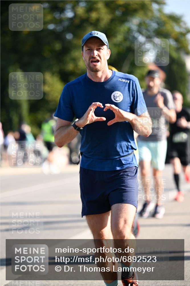 01.09.2024 - BARMER Alsterlauf Dr. Thomas Lammeyer http://msf.ph/oto/6892523 01.09.2024 09:25:01 Laufen  meine-sportfotos.de