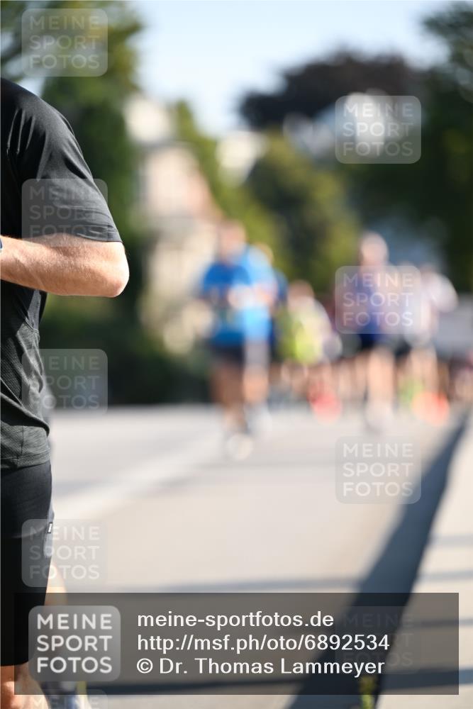 01.09.2024 - BARMER Alsterlauf Dr. Thomas Lammeyer http://msf.ph/oto/6892534 01.09.2024 09:25:03 Laufen  meine-sportfotos.de