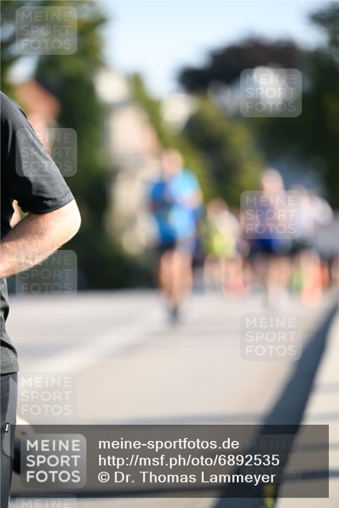 01.09.2024 - BARMER Alsterlauf Dr. Thomas Lammeyer http://msf.ph/oto/6892535 01.09.2024 09:25:03 Laufen  meine-sportfotos.de