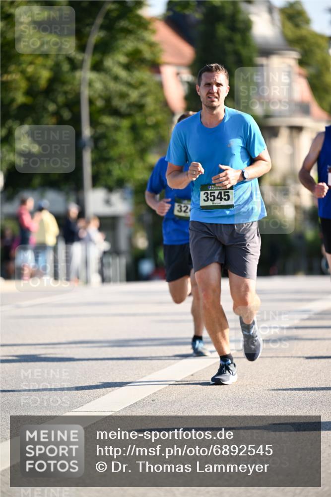 01.09.2024 - BARMER Alsterlauf Dr. Thomas Lammeyer http://msf.ph/oto/6892545 01.09.2024 09:25:05 Laufen 32, 3545 meine-sportfotos.de