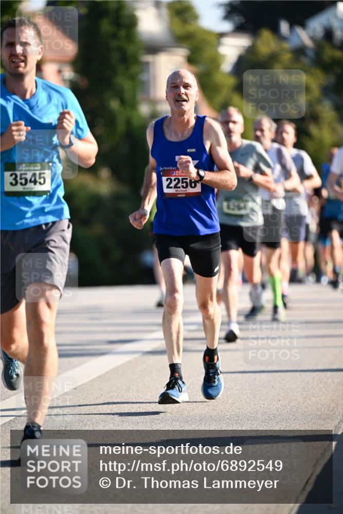 01.09.2024 - BARMER Alsterlauf Dr. Thomas Lammeyer http://msf.ph/oto/6892549 01.09.2024 09:25:06 Laufen 3545, 2256 meine-sportfotos.de