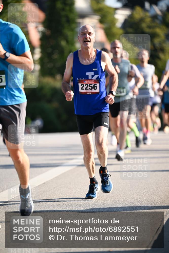 01.09.2024 - BARMER Alsterlauf Dr. Thomas Lammeyer http://msf.ph/oto/6892551 01.09.2024 09:25:07 Laufen 35, 2256 meine-sportfotos.de