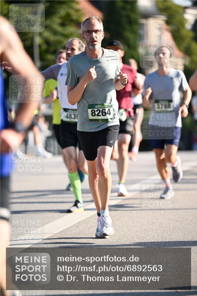 01.09.2024 - BARMER Alsterlauf Dr. Thomas Lammeyer http://msf.ph/oto/6892563 01.09.2024 09:25:09 Laufen 4831, 8264, 3788 meine-sportfotos.de