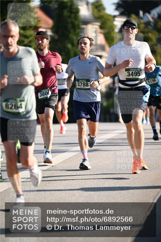 01.09.2024 - BARMER Alsterlauf Dr. Thomas Lammeyer http://msf.ph/oto/6892566 01.09.2024 09:25:09 Laufen 8264, 3806, 3788, 3495, 5196 meine-sportfotos.de