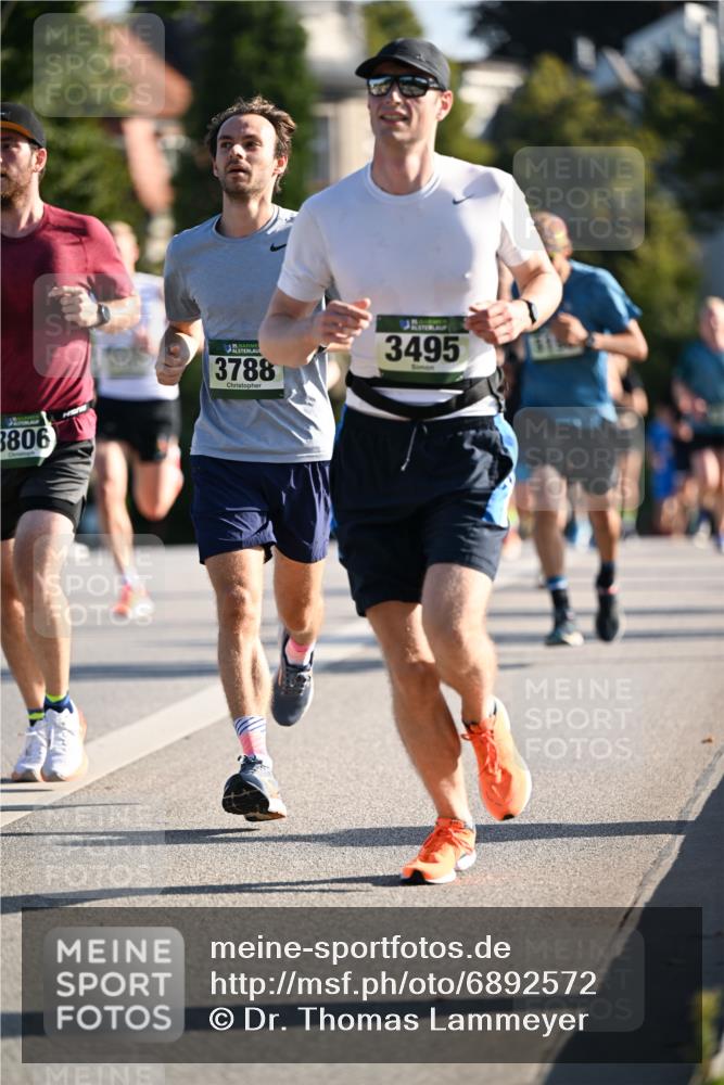 01.09.2024 - BARMER Alsterlauf Dr. Thomas Lammeyer http://msf.ph/oto/6892572 01.09.2024 09:25:10 Laufen 3806, 15, 3788, 3495 meine-sportfotos.de