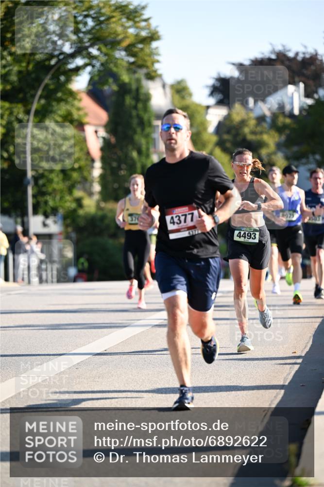 01.09.2024 - BARMER Alsterlauf Dr. Thomas Lammeyer http://msf.ph/oto/6892622 01.09.2024 09:25:19 Laufen 4377, 4377, 4493, 14075, 601 meine-sportfotos.de