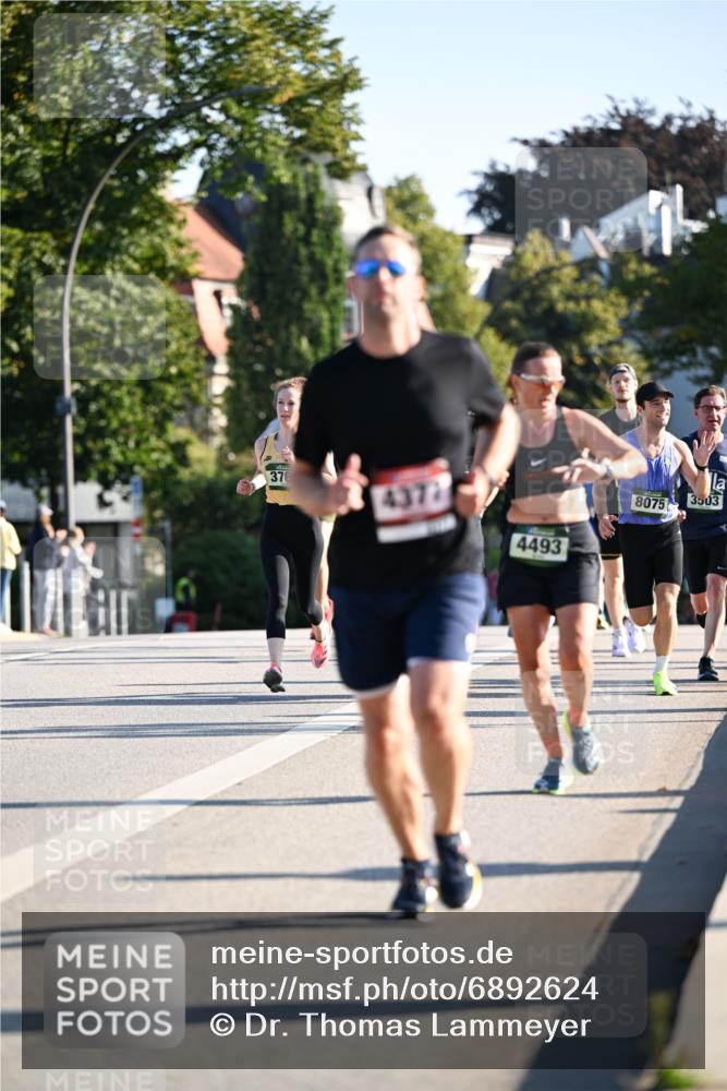 01.09.2024 - BARMER Alsterlauf Dr. Thomas Lammeyer http://msf.ph/oto/6892624 01.09.2024 09:25:19 Laufen 376, 4372, 8075, 3503, 4493 meine-sportfotos.de