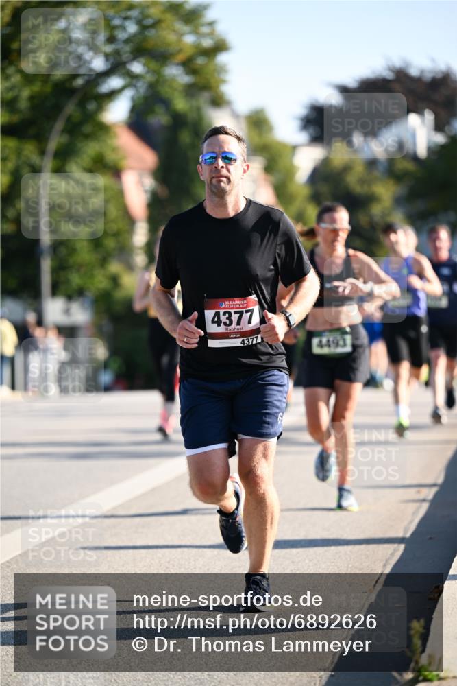 01.09.2024 - BARMER Alsterlauf Dr. Thomas Lammeyer http://msf.ph/oto/6892626 01.09.2024 09:25:20 Laufen 4377, 4377, 4493 meine-sportfotos.de
