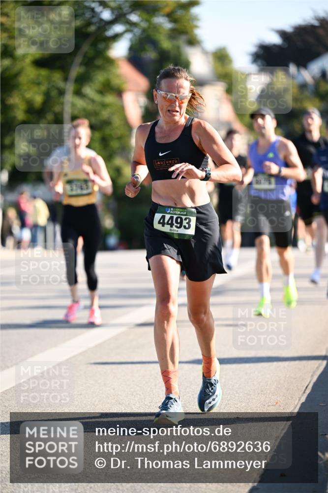 01.09.2024 - BARMER Alsterlauf Dr. Thomas Lammeyer http://msf.ph/oto/6892636 01.09.2024 09:25:21 Laufen 3703, 16, 35, 4493 meine-sportfotos.de