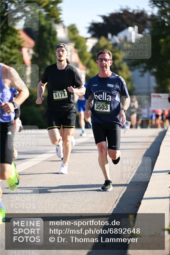 01.09.2024 - BARMER Alsterlauf Dr. Thomas Lammeyer http://msf.ph/oto/6892648 01.09.2024 09:25:23 Laufen 5171, 3503 meine-sportfotos.de