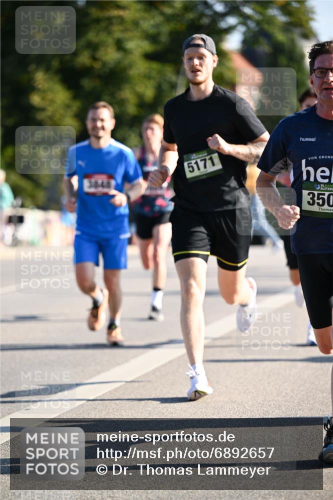 01.09.2024 - BARMER Alsterlauf Dr. Thomas Lammeyer http://msf.ph/oto/6892657 01.09.2024 09:25:24 Laufen 3848, 5171, 135, 350 meine-sportfotos.de