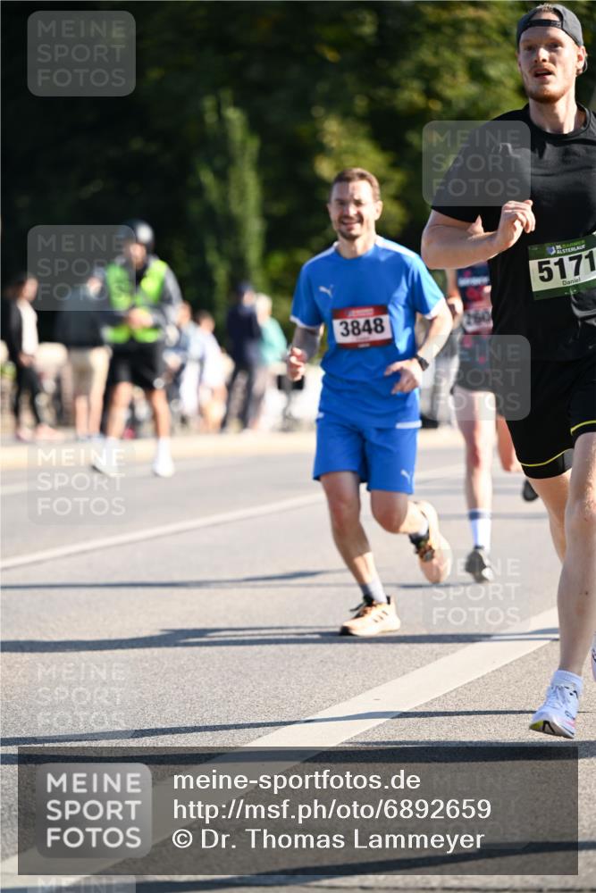 01.09.2024 - BARMER Alsterlauf Dr. Thomas Lammeyer http://msf.ph/oto/6892659 01.09.2024 09:25:24 Laufen 3848, 35, 5171 meine-sportfotos.de