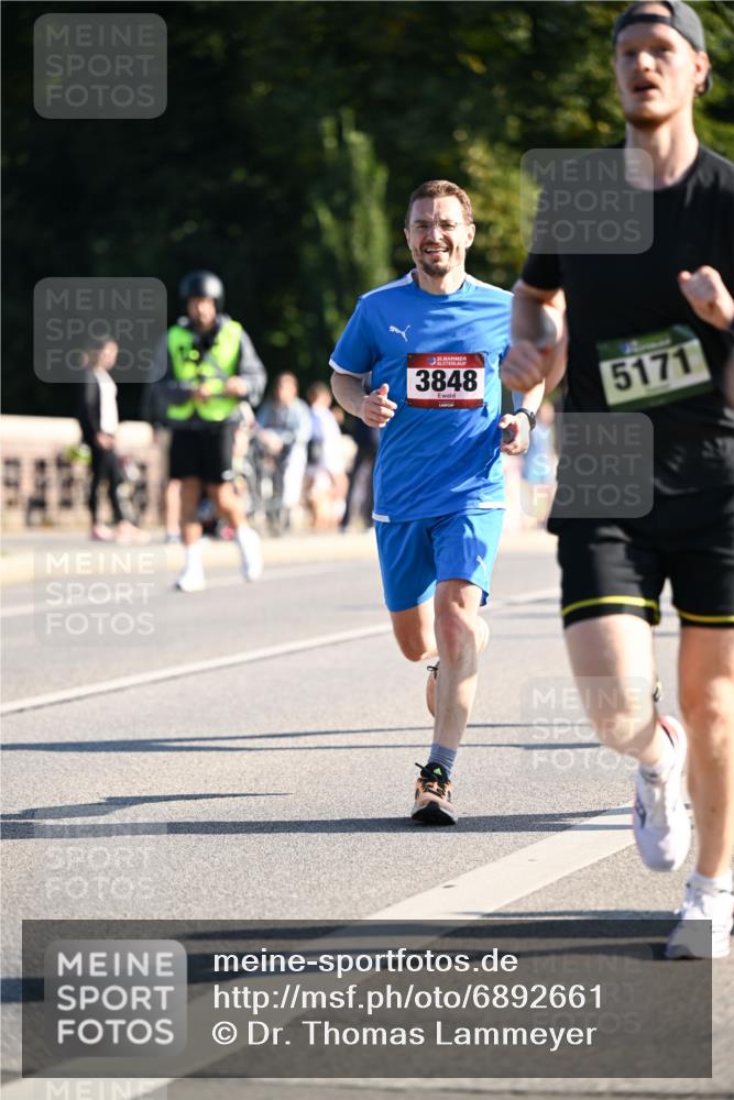 01.09.2024 - BARMER Alsterlauf Dr. Thomas Lammeyer http://msf.ph/oto/6892661 01.09.2024 09:25:24 Laufen 35, 3848, 5171 meine-sportfotos.de