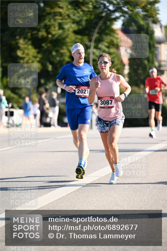 01.09.2024 - BARMER Alsterlauf Dr. Thomas Lammeyer http://msf.ph/oto/6892677 01.09.2024 09:25:27 Laufen 2021, 3087 meine-sportfotos.de