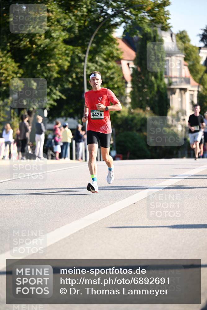 01.09.2024 - BARMER Alsterlauf Dr. Thomas Lammeyer http://msf.ph/oto/6892691 01.09.2024 09:25:29 Laufen 4426 meine-sportfotos.de