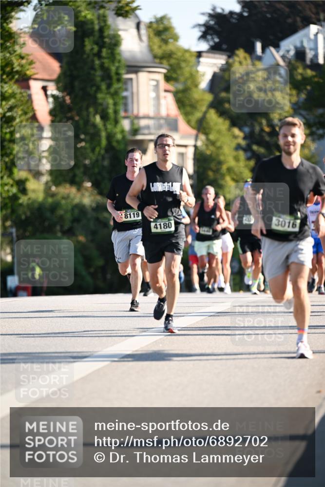 01.09.2024 - BARMER Alsterlauf Dr. Thomas Lammeyer http://msf.ph/oto/6892702 01.09.2024 09:25:32 Laufen 8119, 3016, 4180 meine-sportfotos.de