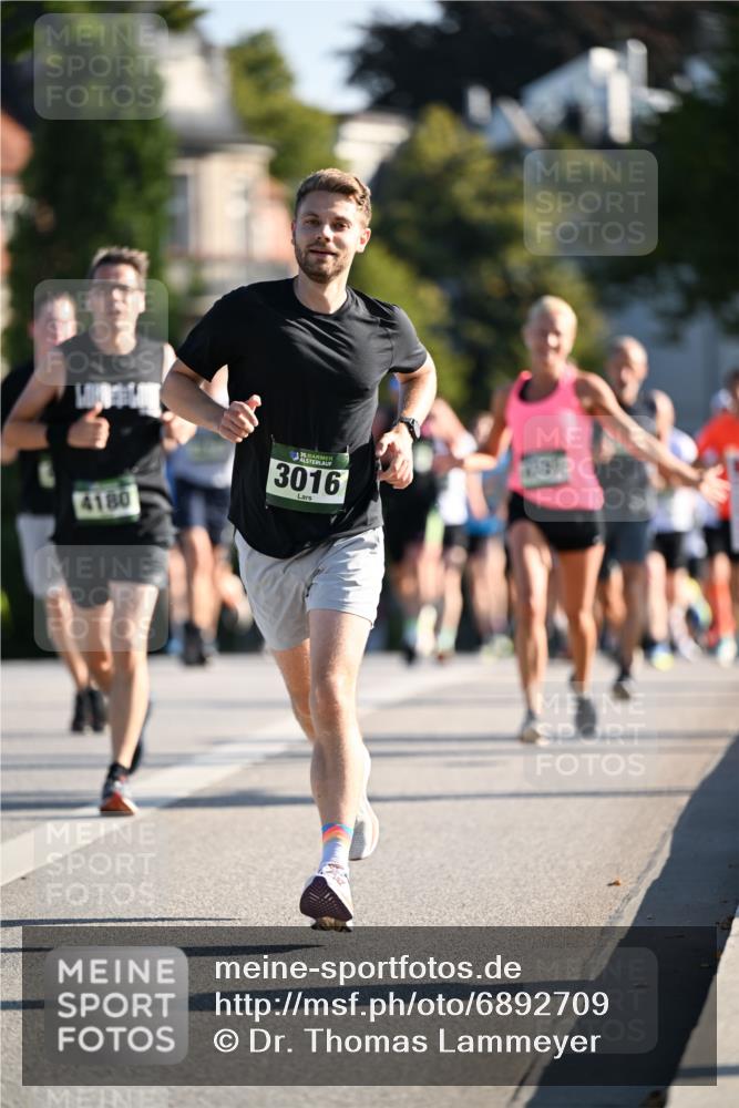 01.09.2024 - BARMER Alsterlauf Dr. Thomas Lammeyer http://msf.ph/oto/6892709 01.09.2024 09:25:33 Laufen 4180, 135, 3016 meine-sportfotos.de