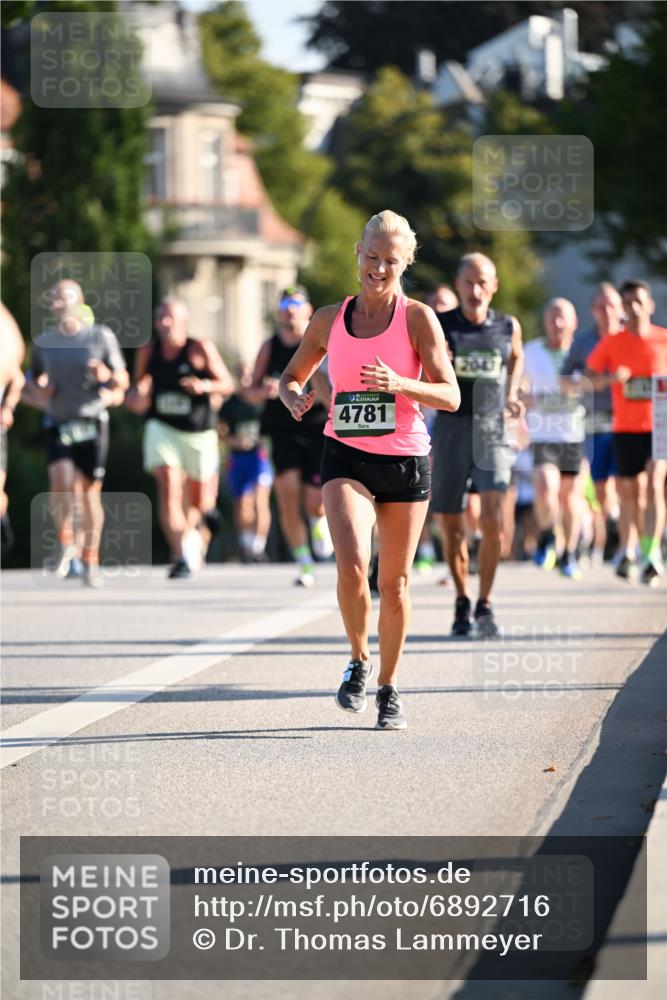 01.09.2024 - BARMER Alsterlauf Dr. Thomas Lammeyer http://msf.ph/oto/6892716 01.09.2024 09:25:34 Laufen 4781, 2043 meine-sportfotos.de