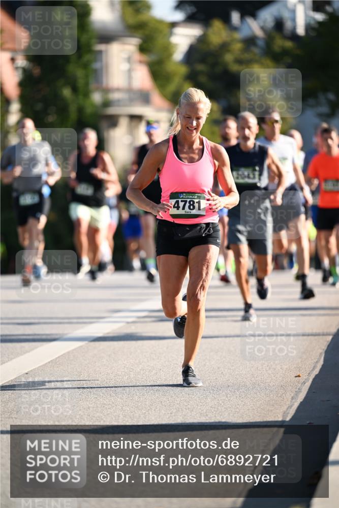 01.09.2024 - BARMER Alsterlauf Dr. Thomas Lammeyer http://msf.ph/oto/6892721 01.09.2024 09:25:35 Laufen 35, 4781, 2043 meine-sportfotos.de