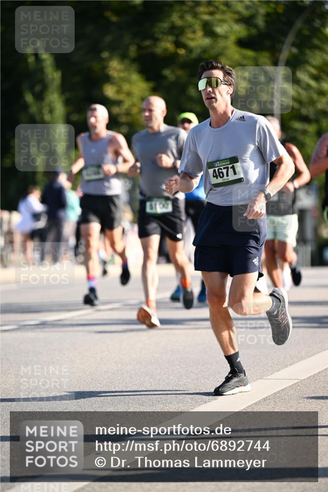 01.09.2024 - BARMER Alsterlauf Dr. Thomas Lammeyer http://msf.ph/oto/6892744 01.09.2024 09:25:38 Laufen 35, 4671 meine-sportfotos.de