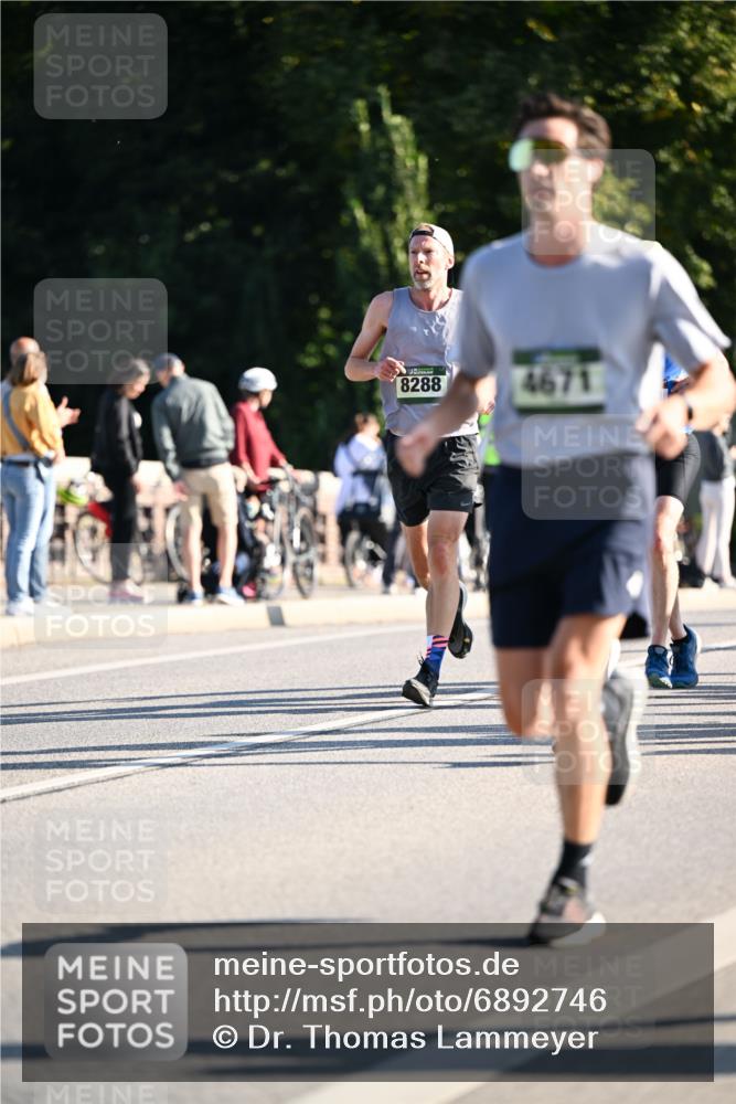 01.09.2024 - BARMER Alsterlauf Dr. Thomas Lammeyer http://msf.ph/oto/6892746 01.09.2024 09:25:38 Laufen 8288, 4671 meine-sportfotos.de
