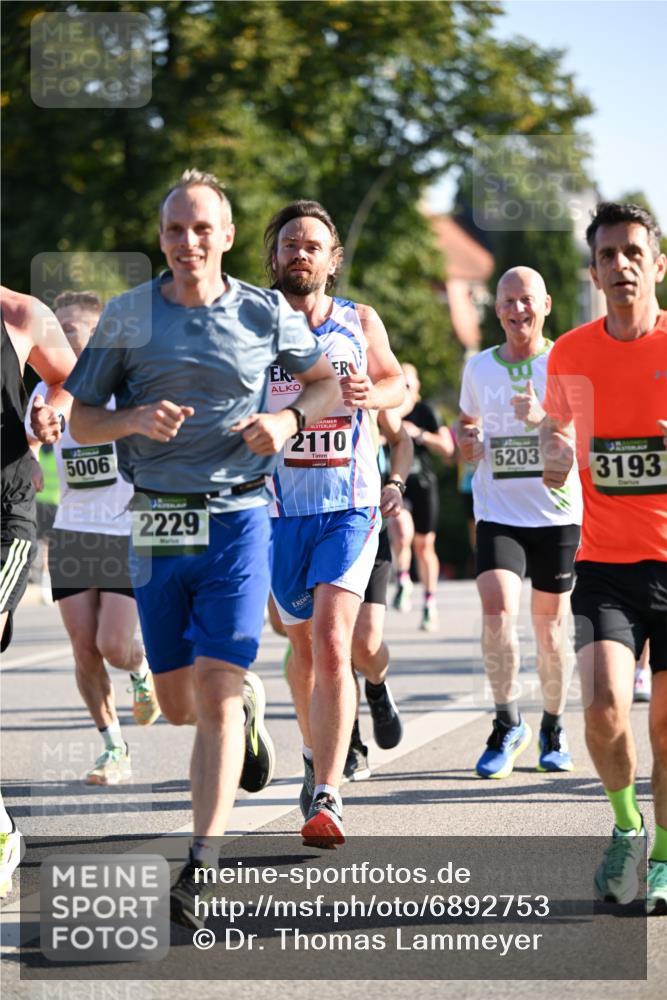 01.09.2024 - BARMER Alsterlauf Dr. Thomas Lammeyer http://msf.ph/oto/6892753 01.09.2024 09:25:41 Laufen 5006, 2229, 2110, 5203, 3193 meine-sportfotos.de