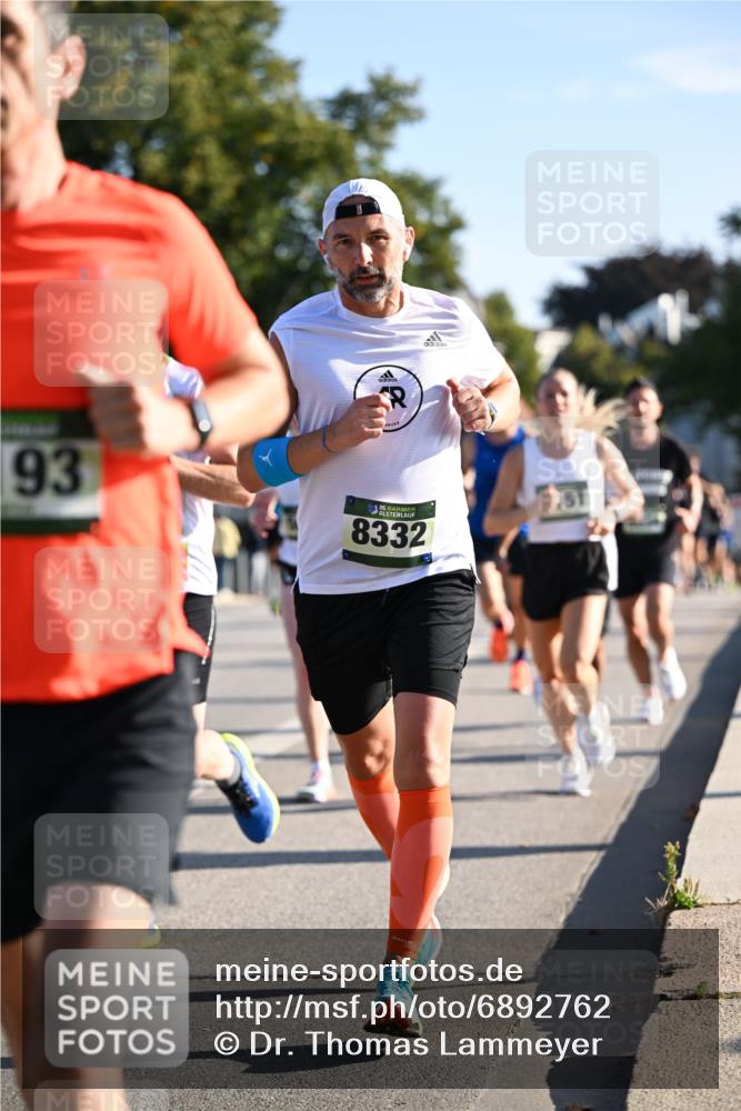 01.09.2024 - BARMER Alsterlauf Dr. Thomas Lammeyer http://msf.ph/oto/6892762 01.09.2024 09:25:43 Laufen 93, 35, 8332 meine-sportfotos.de