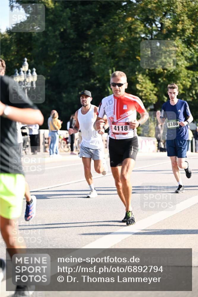 01.09.2024 - BARMER Alsterlauf Dr. Thomas Lammeyer http://msf.ph/oto/6892794 01.09.2024 09:25:47 Laufen 4118, 8186 meine-sportfotos.de