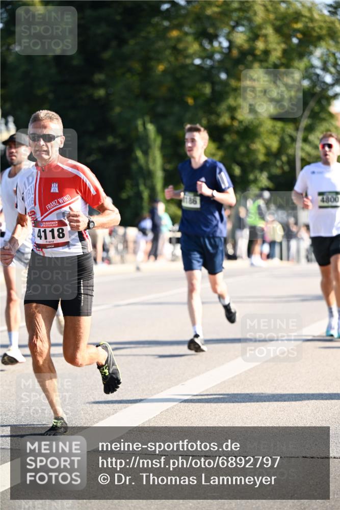 01.09.2024 - BARMER Alsterlauf Dr. Thomas Lammeyer http://msf.ph/oto/6892797 01.09.2024 09:25:48 Laufen 135, 4118, 4800, 1186 meine-sportfotos.de