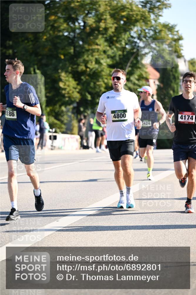 01.09.2024 - BARMER Alsterlauf Dr. Thomas Lammeyer http://msf.ph/oto/6892801 01.09.2024 09:25:48 Laufen 8186, 4800, 2424, 4174 meine-sportfotos.de