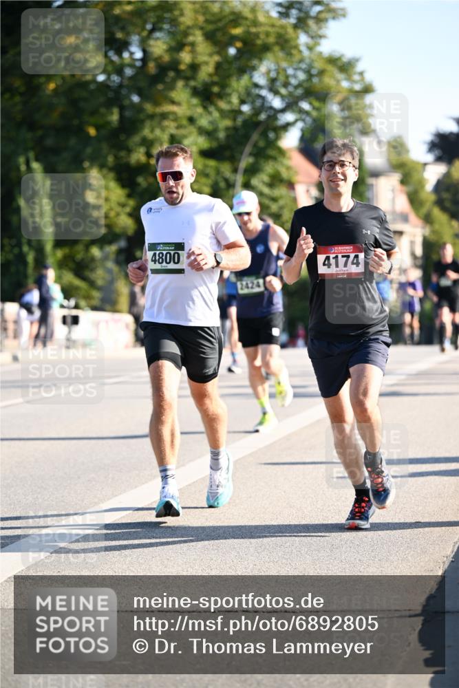 01.09.2024 - BARMER Alsterlauf Dr. Thomas Lammeyer http://msf.ph/oto/6892805 01.09.2024 09:25:49 Laufen 4800, 2424, 35, 4174 meine-sportfotos.de