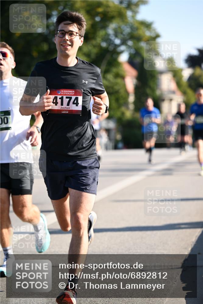 01.09.2024 - BARMER Alsterlauf Dr. Thomas Lammeyer http://msf.ph/oto/6892812 01.09.2024 09:25:50 Laufen 00, 35, 4174 meine-sportfotos.de