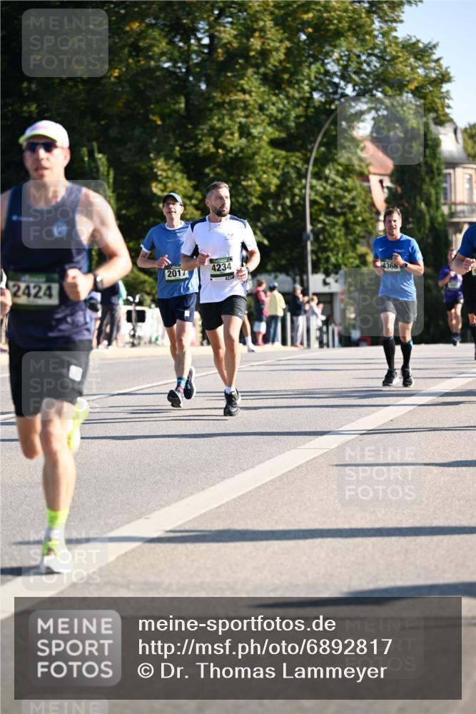 01.09.2024 - BARMER Alsterlauf Dr. Thomas Lammeyer http://msf.ph/oto/6892817 01.09.2024 09:25:50 Laufen 2424, 2017, 4234, 423, 4368 meine-sportfotos.de