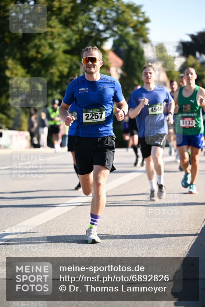01.09.2024 - BARMER Alsterlauf Dr. Thomas Lammeyer http://msf.ph/oto/6892826 01.09.2024 09:25:52 Laufen 35, 2257, 4948, 3132 meine-sportfotos.de