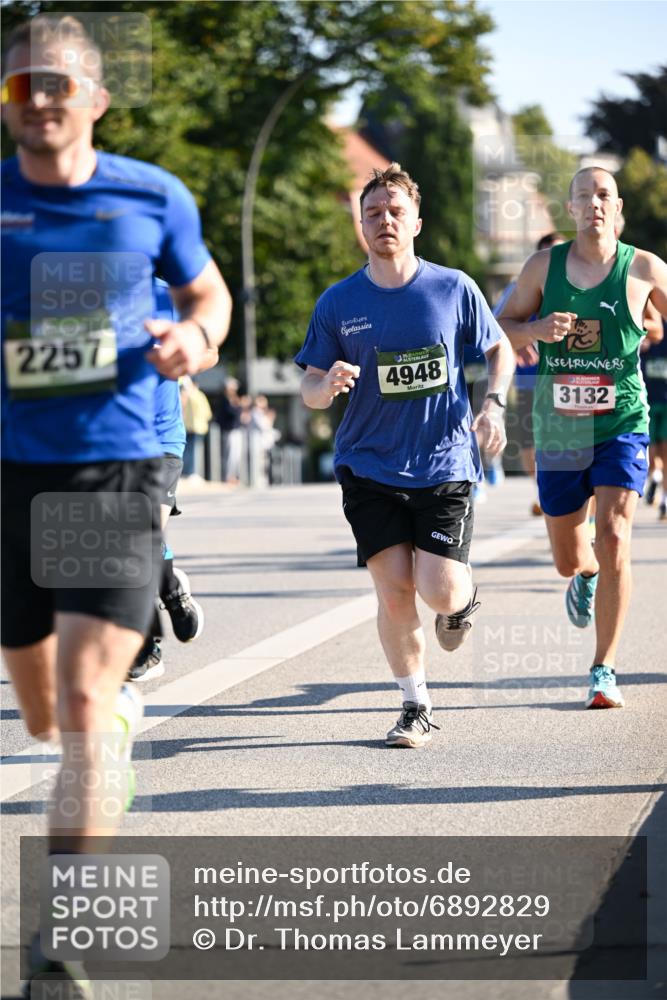 01.09.2024 - BARMER Alsterlauf Dr. Thomas Lammeyer http://msf.ph/oto/6892829 01.09.2024 09:25:53 Laufen 2257, 4948, 3132 meine-sportfotos.de