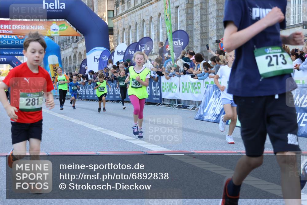 01.09.2024 - BARMER Alsterlauf Strokosch-Dieckow http://msf.ph/oto/6892838 01.09.2024 10:52:19 Ziel 156, 184, 191, 214, 224, 243, 271, 273, 281, 296, 315, 321, 350, 351, 356, 367, 382, 389, 393, 8049, 8238, 8315, 8325, 8326, 8327, 8328 meine-sportfotos.de