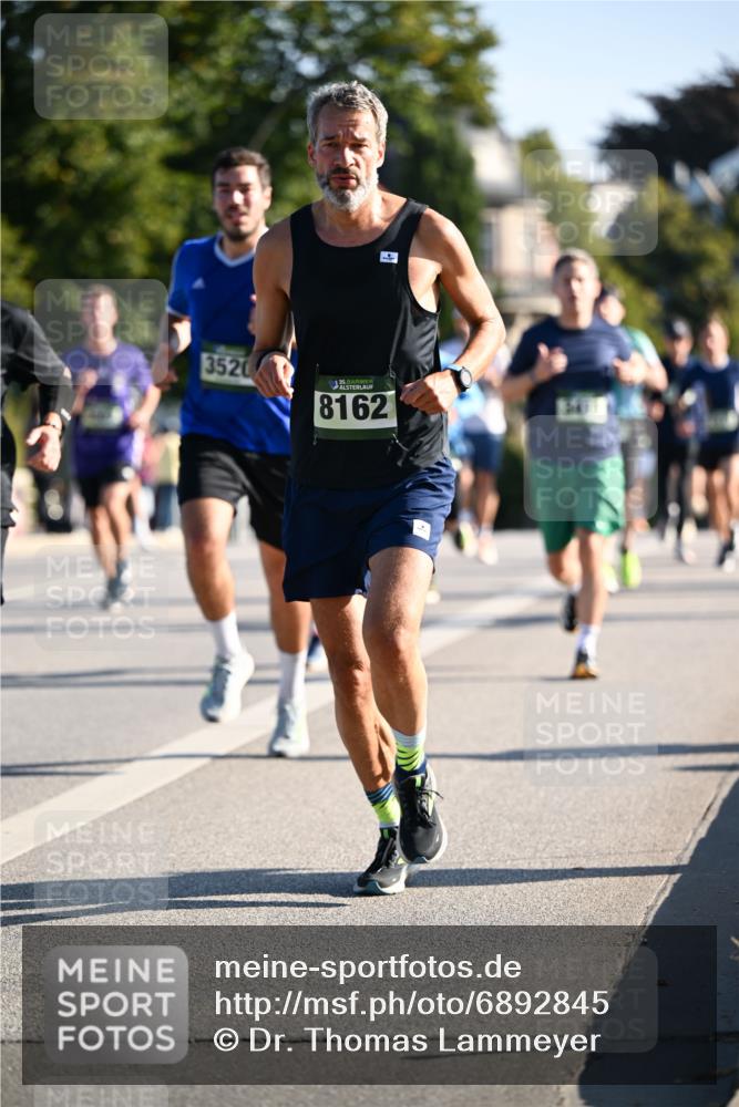 01.09.2024 - BARMER Alsterlauf Dr. Thomas Lammeyer http://msf.ph/oto/6892845 01.09.2024 09:25:55 Laufen 3520, 35, 8162 meine-sportfotos.de