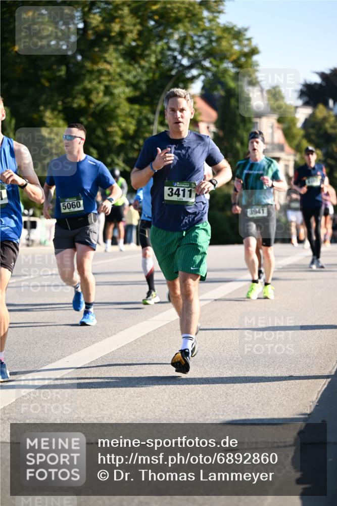 01.09.2024 - BARMER Alsterlauf Dr. Thomas Lammeyer http://msf.ph/oto/6892860 01.09.2024 09:25:57 Laufen 5060, 3411, 3941 meine-sportfotos.de