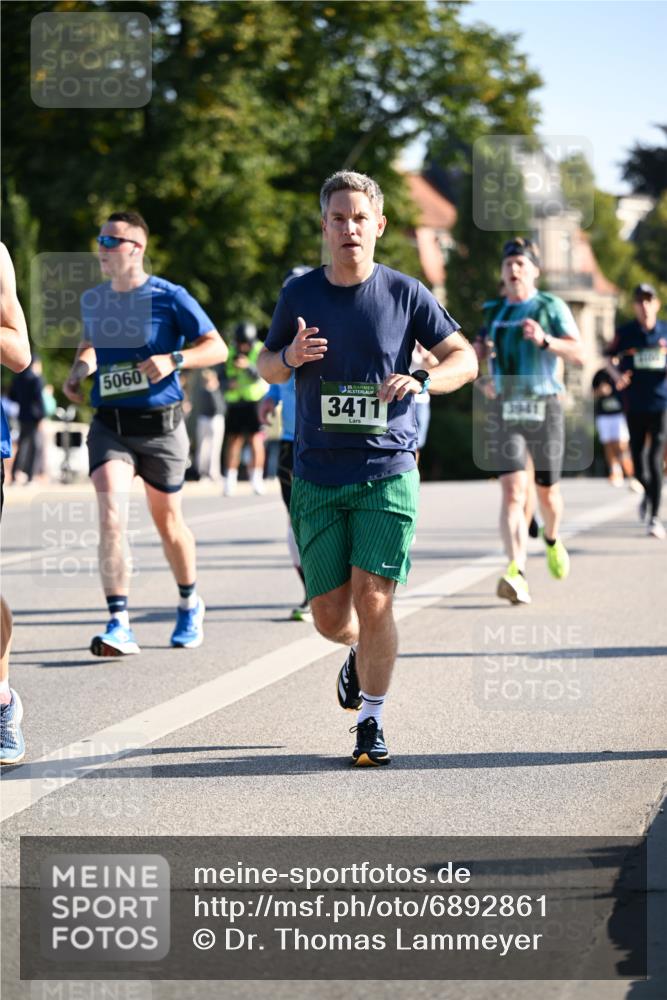 01.09.2024 - BARMER Alsterlauf Dr. Thomas Lammeyer http://msf.ph/oto/6892861 01.09.2024 09:25:57 Laufen 5060, 35, 3411, 3941 meine-sportfotos.de