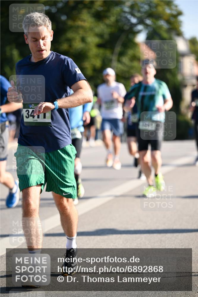 01.09.2024 - BARMER Alsterlauf Dr. Thomas Lammeyer http://msf.ph/oto/6892868 01.09.2024 09:25:58 Laufen 34 meine-sportfotos.de