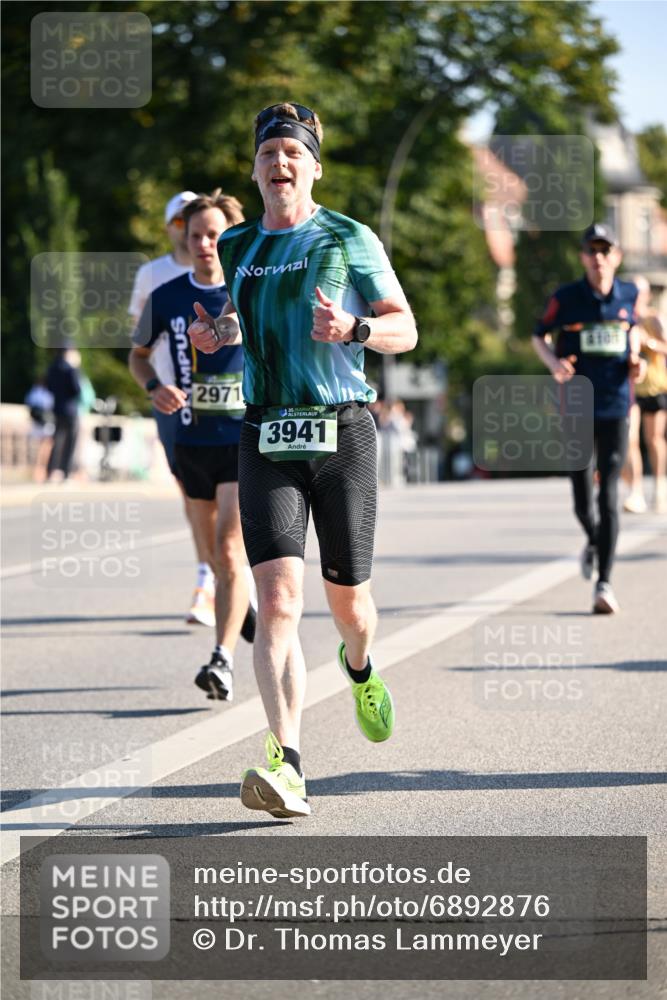 01.09.2024 - BARMER Alsterlauf Dr. Thomas Lammeyer http://msf.ph/oto/6892876 01.09.2024 09:25:59 Laufen 2971, 5, 3941, 4101 meine-sportfotos.de