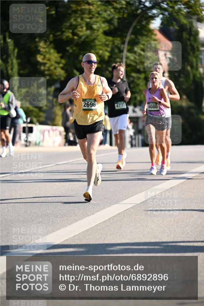 01.09.2024 - BARMER Alsterlauf Dr. Thomas Lammeyer http://msf.ph/oto/6892896 01.09.2024 09:26:02 Laufen 2696, 8080 meine-sportfotos.de