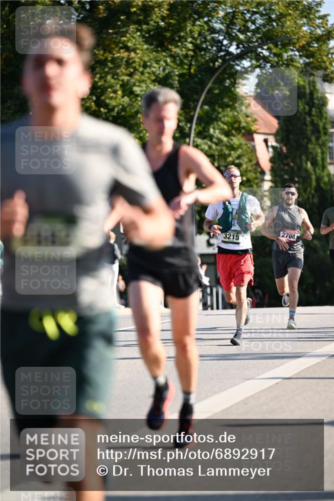01.09.2024 - BARMER Alsterlauf Dr. Thomas Lammeyer http://msf.ph/oto/6892917 01.09.2024 09:26:06 Laufen 3215, 2708 meine-sportfotos.de