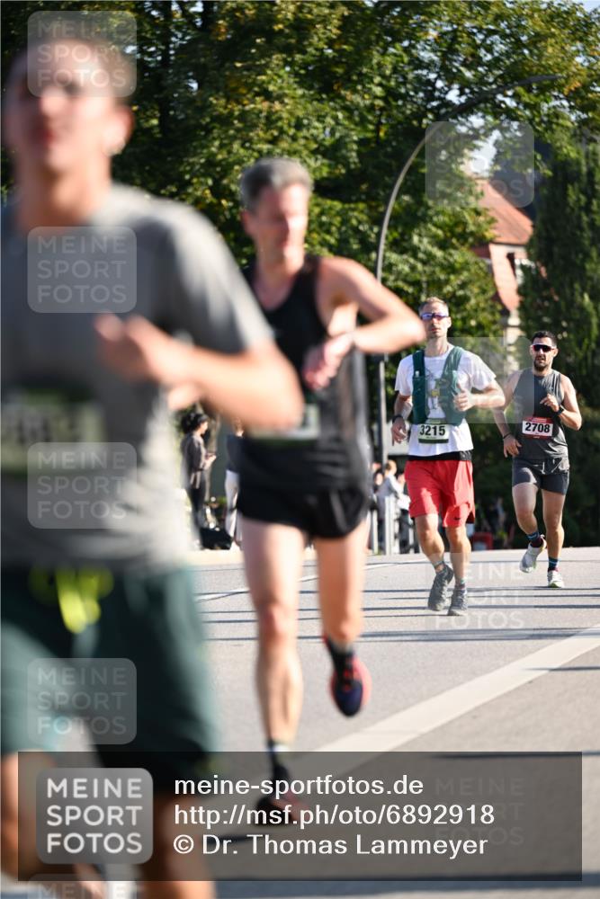 01.09.2024 - BARMER Alsterlauf Dr. Thomas Lammeyer http://msf.ph/oto/6892918 01.09.2024 09:26:06 Laufen 2708, 3215 meine-sportfotos.de
