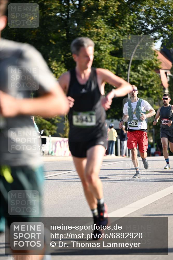 01.09.2024 - BARMER Alsterlauf Dr. Thomas Lammeyer http://msf.ph/oto/6892920 01.09.2024 09:26:06 Laufen 3943, 2708, 3215 meine-sportfotos.de