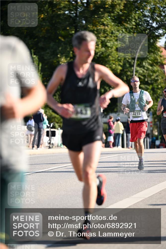 01.09.2024 - BARMER Alsterlauf Dr. Thomas Lammeyer http://msf.ph/oto/6892921 01.09.2024 09:26:06 Laufen 3215 meine-sportfotos.de
