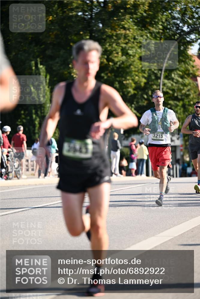 01.09.2024 - BARMER Alsterlauf Dr. Thomas Lammeyer http://msf.ph/oto/6892922 01.09.2024 09:26:06 Laufen 3215 meine-sportfotos.de