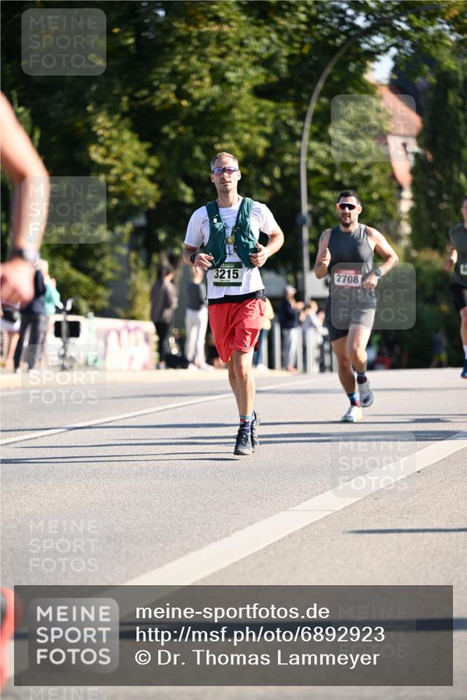 01.09.2024 - BARMER Alsterlauf Dr. Thomas Lammeyer http://msf.ph/oto/6892923 01.09.2024 09:26:07 Laufen 3215, 2708 meine-sportfotos.de